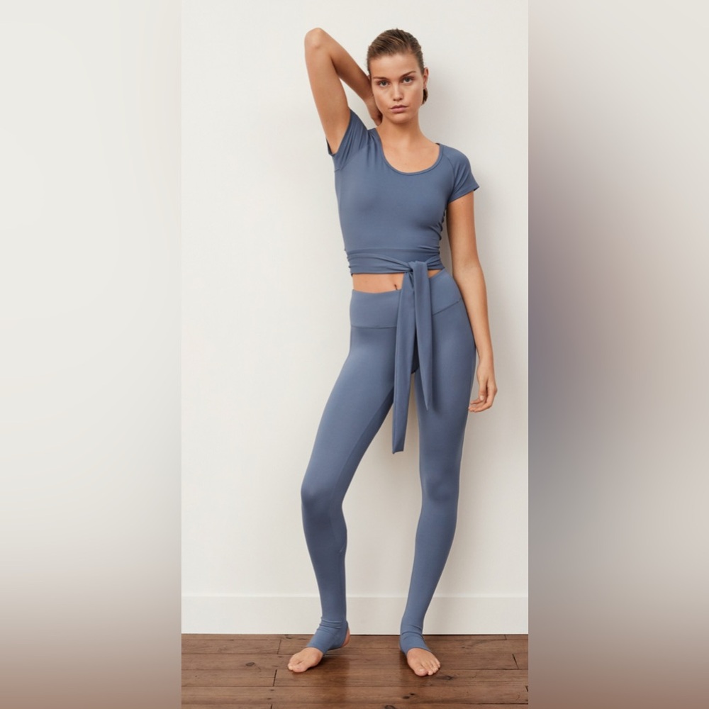 Mango - Sporty Leggings and elastic top with Belt, Blue Size M. For Pilates/Yoga